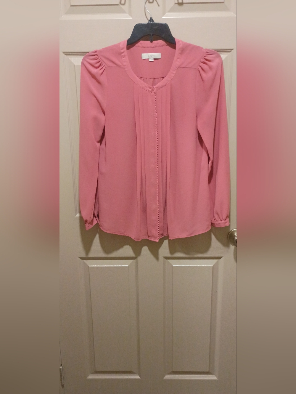 Loft brand women's pintucked long-sleeve blouse in a solid pink color Medium